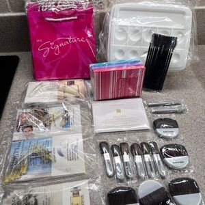 Mary Kay Signature Consultant Hosting Items